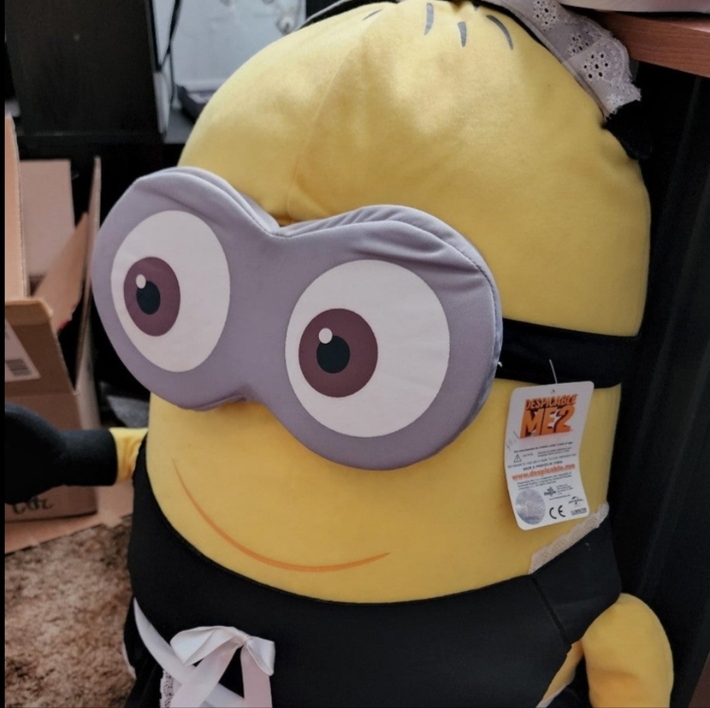 Large Minion in Maid outfit